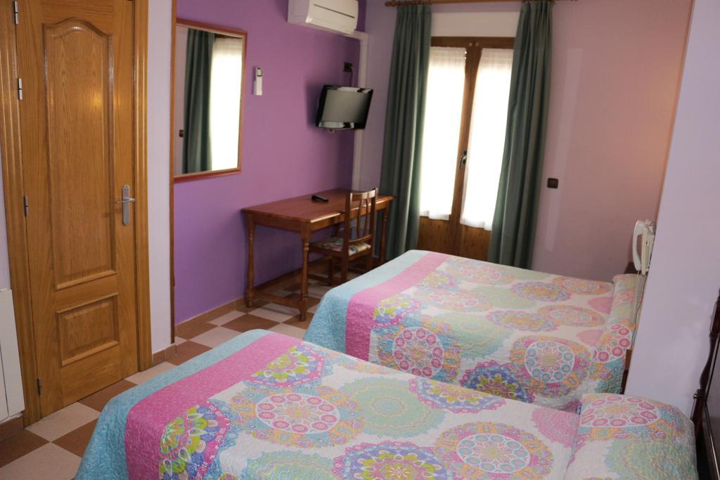 Hostal Don Jaime II Segóvia Exterior foto
