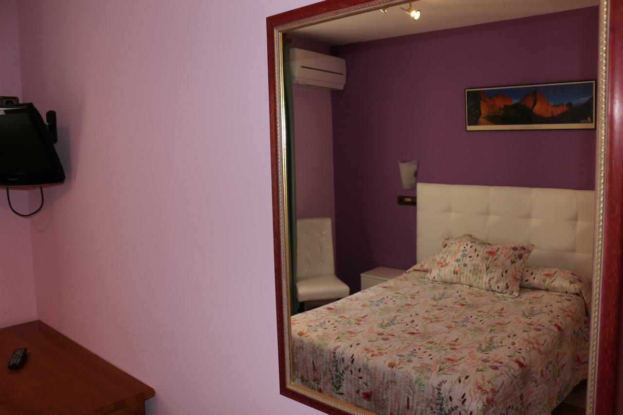 Hostal Don Jaime II Segóvia Exterior foto