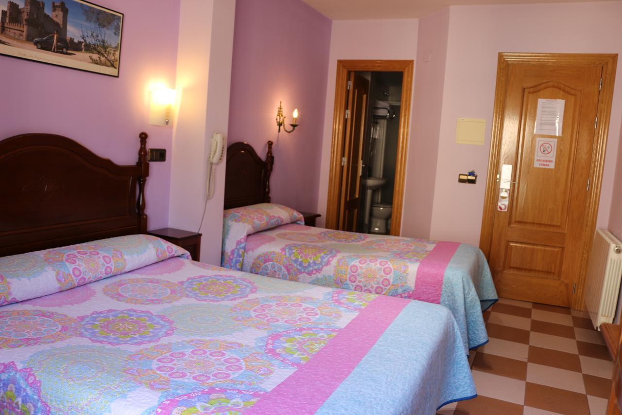 Hostal Don Jaime II Segóvia Exterior foto